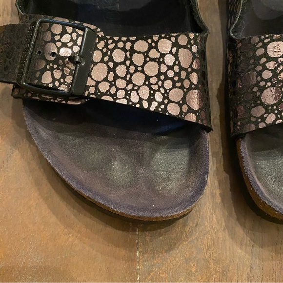 Birkenstock “Sydney” Metallic Slip On - Picture 4 of 10